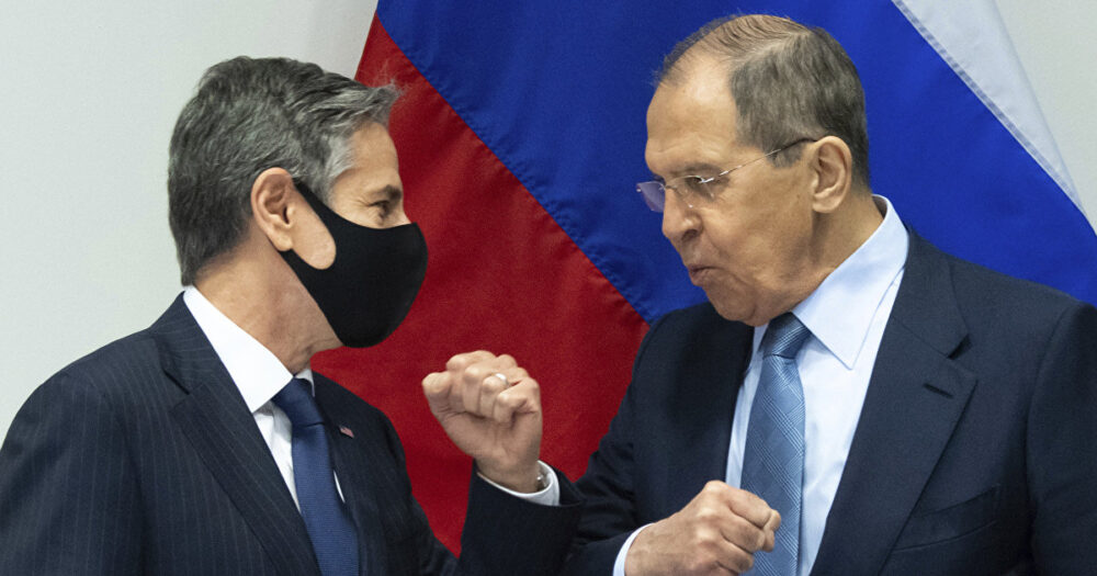 Bloomberg: Сергей Лавров и Энтони Блинкен поссорились за ужином из-за Украины