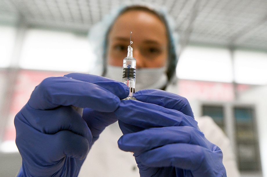 В Государственную думу внесли законопроект об обязательной вакцинации учителей и врачей