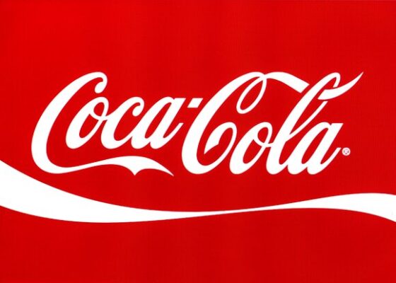 Reuters: Coca-Cola судится с клонами в России и импортером оригинальных напитков