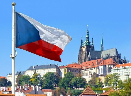 В Чехии дети включают украинцам гимн России