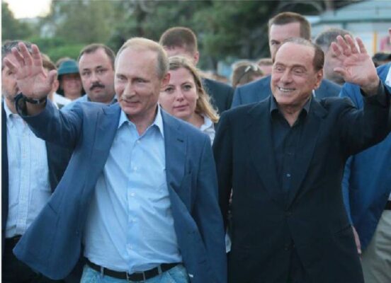 Подаренную президентом РФ Берлускони водку назвали нарушением санкций