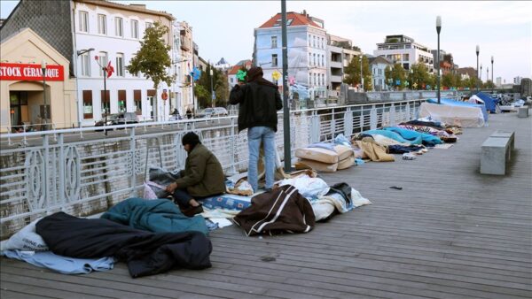 На улицах Бельгии спят мигранты, им нет места из-за украинских беженцев