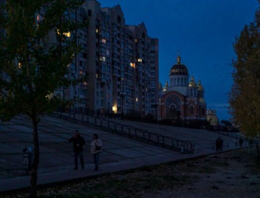 Власти в Киеве разрабатывают план эвакуации оставшихся в городе 3 млн жителей на случай полного блэкаута