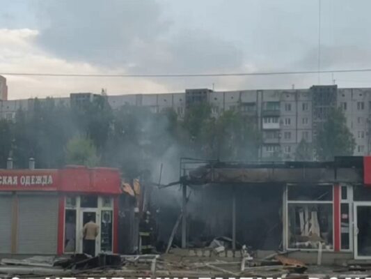 В Донецке коммунальщики вышли убирать последствия вчерашнего обстрела и попали под новый