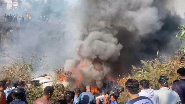 На месте крушения самолёта в Непале найдены выжившие