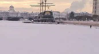 Синоптики предупредили петербуржцев о сильных снегопадах 3 января