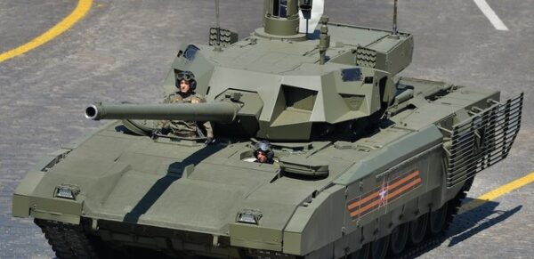 Российские бронетанковые части неохотно принимают танки Т-14 «Армата», потому они приходят в плохом состоянии