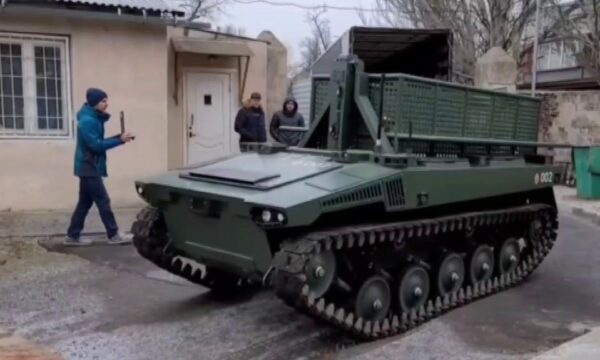 Рогозин привез роботов «Маркер» на Донбасс
