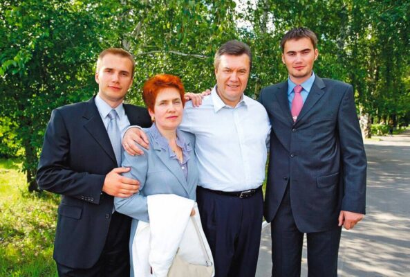 Сын бывшего президента Украины Януковича перевел свой бизнес в Донецк