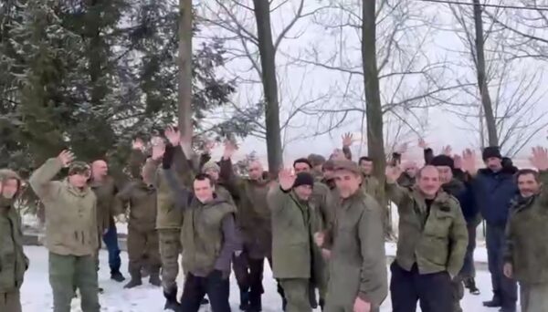 В Россию возвращены 63 российских военнопленных из Украины