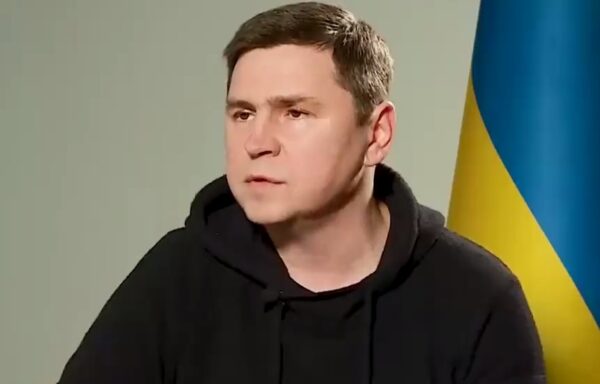 Советник главы офиса президента Украины Михаил Подоляк обещает захватить Крым за 5–7 месяцев