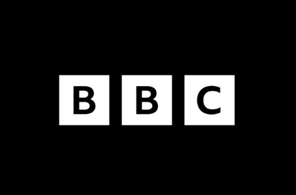 BBC требует от Twitter убрать плашку «финансируемое правительством СМИ»