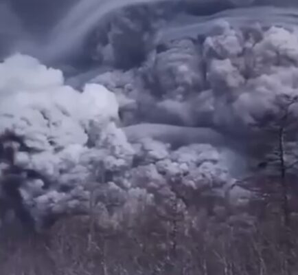 На Камчатке произошло сильнейшее извержение вулкана Шивелуч