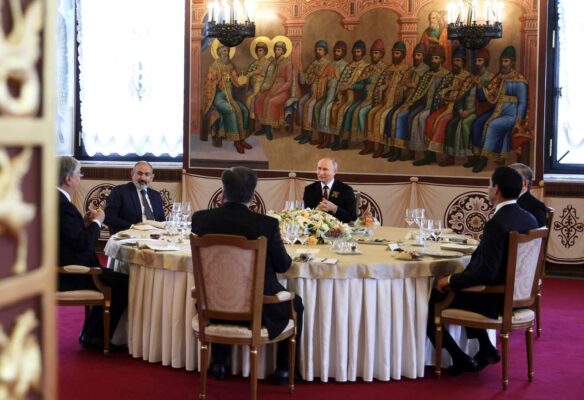 Неофициальный обед Владимира Путина с иностранными лидерами в Грановитой палате