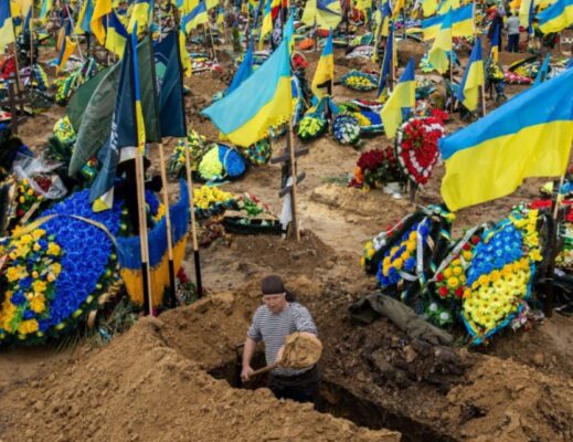 Украина бросала в «Бахмутскую мясорубку» мобилизованных, которые массово гибли в бою – Wall Street Journal