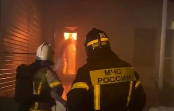 Ночью в Курской области загорелся склад с пухом. Возможно, его атаковал беспилотник