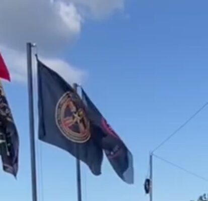 Опубликовали видео торжественной передачи флага ЧВК «Вагнер» из Молькино в Белоруссию