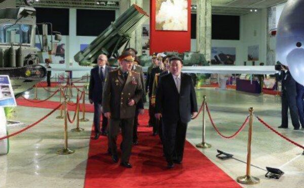 Министр обороны России Сергей Шойгу встретился с главой КНДР Ким Чен Ыном