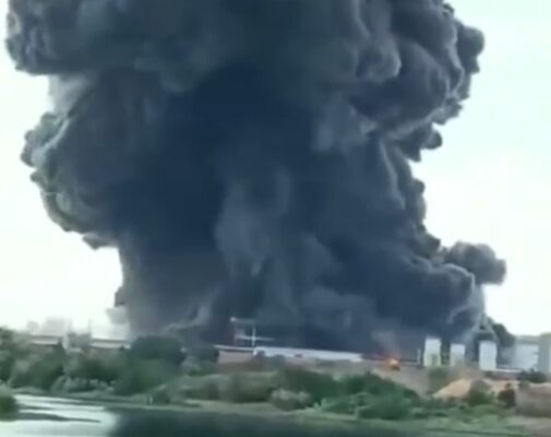 В китайской провинции Цзянси на одном из химических заводов произошел мощный взрыв