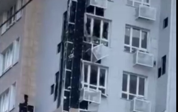 В Белгороде подтверждено попадание украинского беспилотника в многоквартирный дом на улице Есенина
