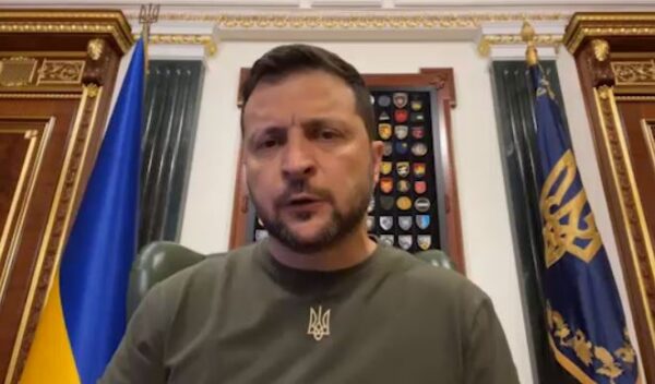 Зеленский опубликовал видеообращение у себя в соцсетях
