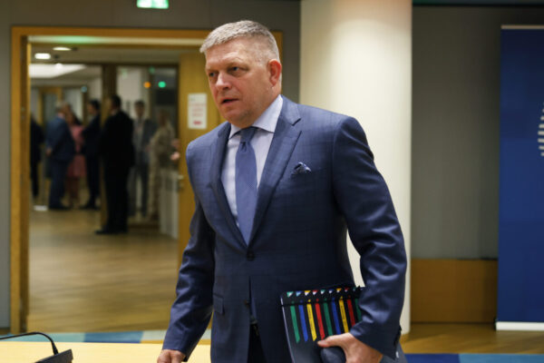 Новый лидер Словакии Роберт Фицо обратился к своему народу по поводу Украины