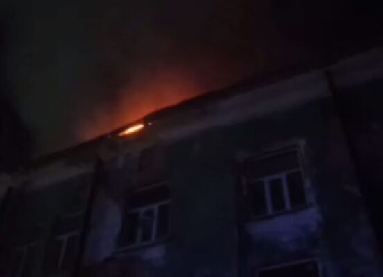 Масштабный пожар в Свердловской области – горит изоляционный завод