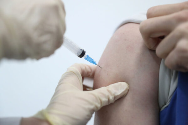 «Лекарство от жизни», или Что не так с вакциной от коронавируса