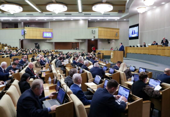 Депутаты приняли закон о лишении имущества за фейки о ВС РФ