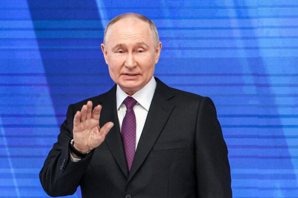 Путин поедет на инаугурацию на рестайлинговом «Аурусе»