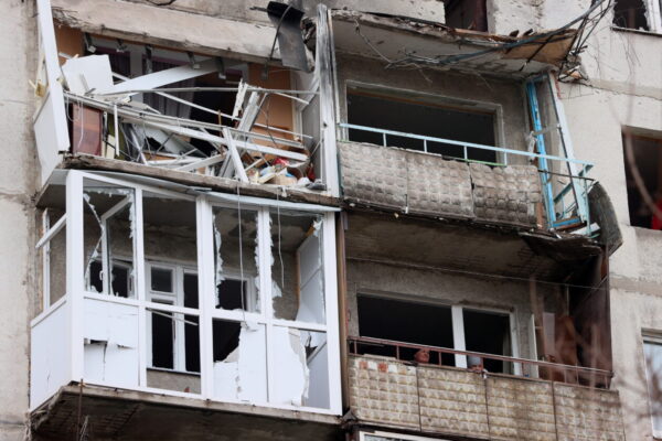 Ракетный удар ВСУ по жилой многоэтажке в центре Лисичанска в ЛНР