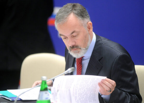 Это Дмитрий Табачник — бывший министр образования Украины