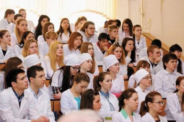 Минздрав предлагает сделать все бюджетные места в медицинских вузах целевыми