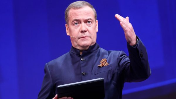 США – наш противник, а Трамп встал на тропу войны с Россией – Медведев