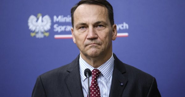 Министр иностранных дел Польши призывает взорвать нефтепровод «Дружба»