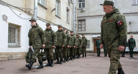 Госдума приняла закон о круглогодичном призыве