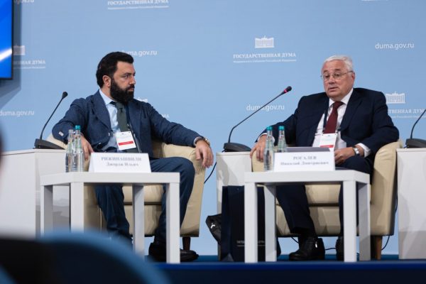 Две совокупные энергосистемы России были введены у китайцев за предыдущий год. А где мы можем быть чемпионами?