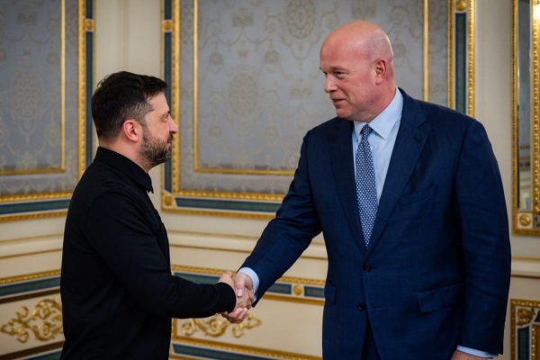 Ни шагу без Трампа