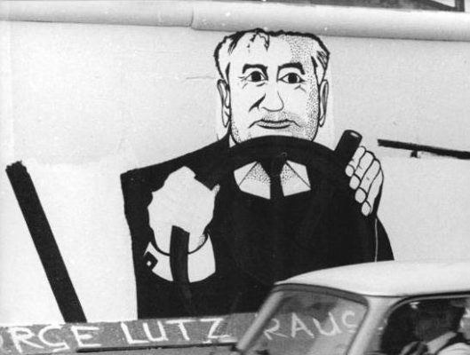 Андрей Рудалёв: РАЗБЕЖАВШИСЬ, ПРЫГНУТЬ СО СКАЛЫ. ПЕРЕСТРОЙКА: ПРОКЛЯТИЕ ОБРЕЧЕННОСТИ