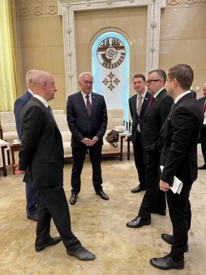 Депутаты из РФ перенимают опыт в Партийной школе ЦК КПК