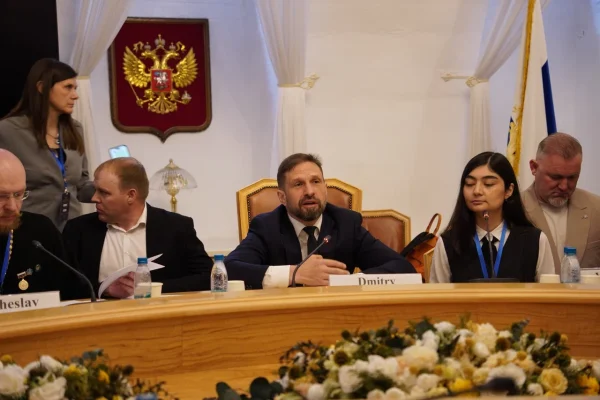 Парламентарии из России, США, Европы, Азии и Латинской Америки обсудили в Госдуме роль отцовства в укреплении семьи