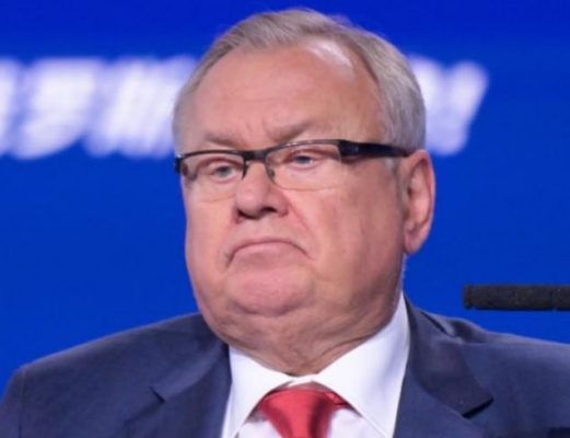 Путин присвоил звание Героя Труда главе ВТБ Костину